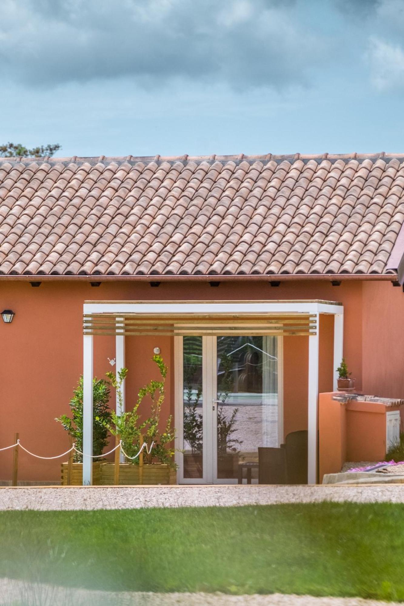 La Vinia Bed&Wine Experience - Adults Only Villa Sassari Room photo